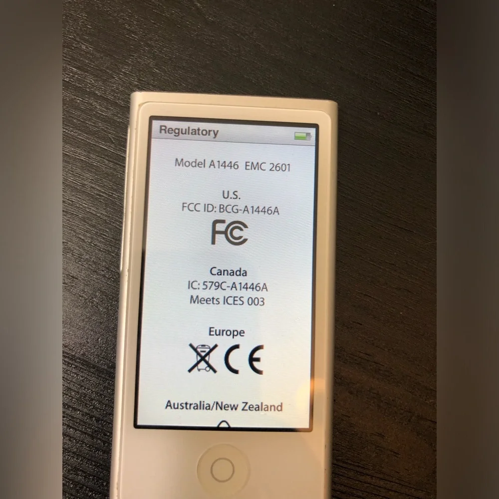 Apple 14GB iPod Nano - 7th Generation Silver - A1446